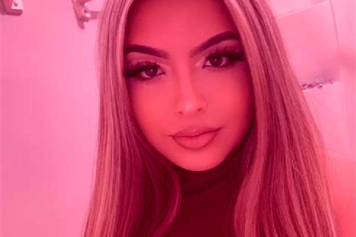 Luna, 33, a red blue-eyed mixed companion based in Tamara. Offering Couples, GFE, Prostate Massage, 69. Available for incall and outcall, day and evening dates.