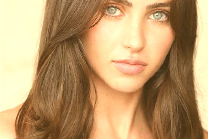 Luna, 33, a red dark-eyed indian companion based in El Reparo. Offering CIM, Couples, OWO. Available for incall and outcall, overnight bookings available.
