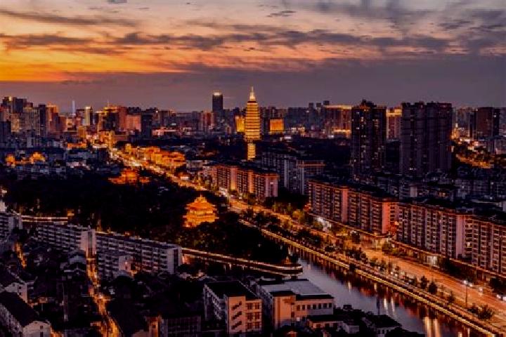 Luna, 33 — Escort in Beishan, China