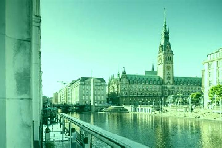 Luna, 33 — Escort in Hamburg-Altstadt, Germany