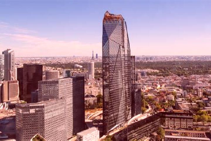 Luna, 33 — Escort in La Defense, France