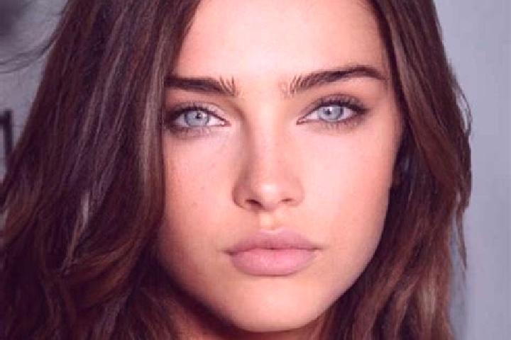 Luna, 34, a brunette blue-eyed mixed companion based in Marina di Andora. Offering Couples, Erotic Massage, Girlfriend Experience. Available for incall and o...