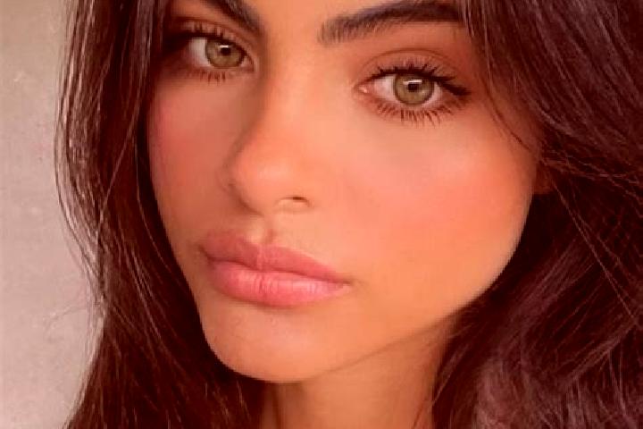 Luna, 34, a dark blonde hazel-eyed middle eastern companion based in Kaakinmaa. Offering Striptease, Dinner Date, Massage, Fetish. Available for incall and o...