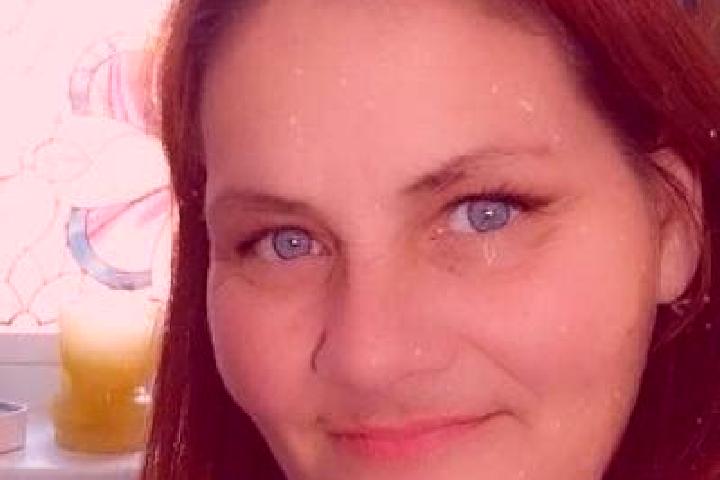 Luna, 34, a red amber-eyed caucasian companion based in Saint-Cergue. Offering Girlfriend Experience, Overnight, BDSM. Available for incall and outcall, day ...