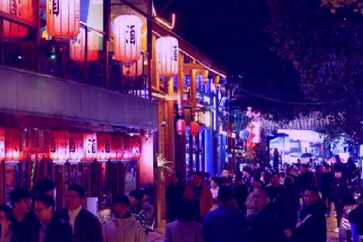 Luna, 34 — Escort in Jianshe, China