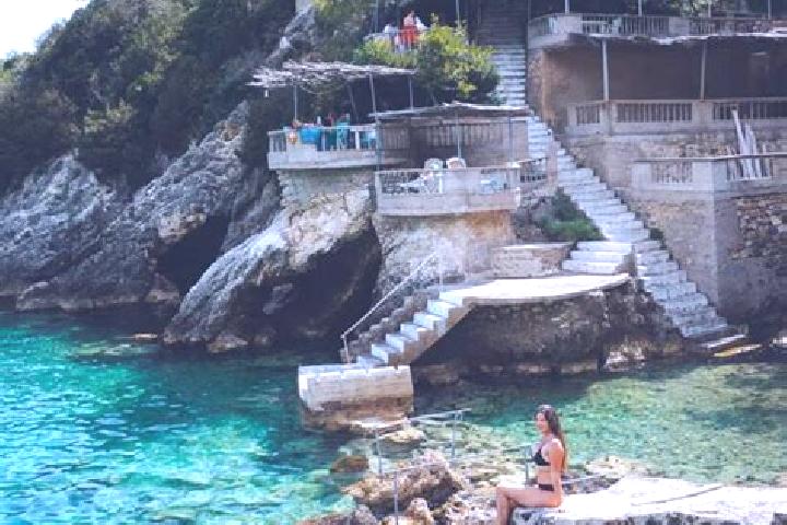 Luna, 34 — Escort in Meniko, Cyprus