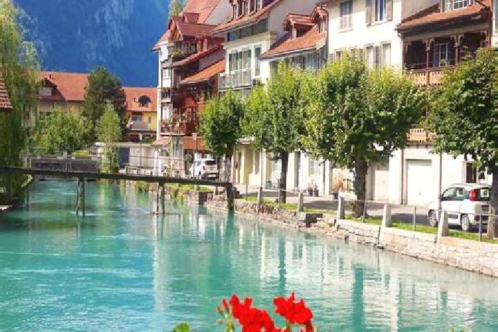 Luna, 34 — Escort in Riedikon, Switzerland