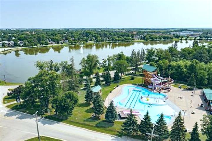 Luna, 34 — Escort in Saint-Philippe-de-La Prairie, Canada
