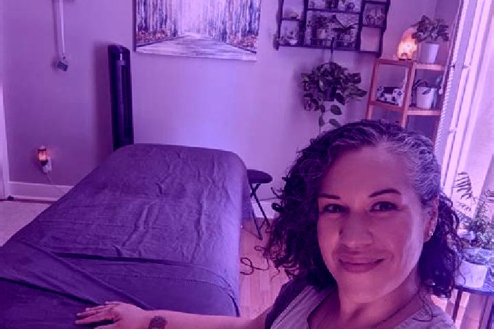 Luna, 35, a black green-eyed caucasian companion based in Patuvilayi. Offering A-Level, Massage, CIM. Available for incall and outcall, day and evening dates.