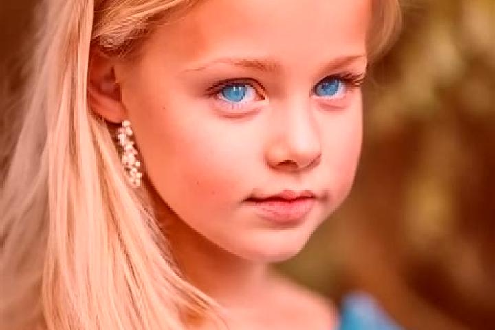 Luna, 35, a blonde blue-eyed middle eastern companion based in Romsley. Offering Party Girl, Prostate Massage, Massage, Couples, Striptease. Available for in...