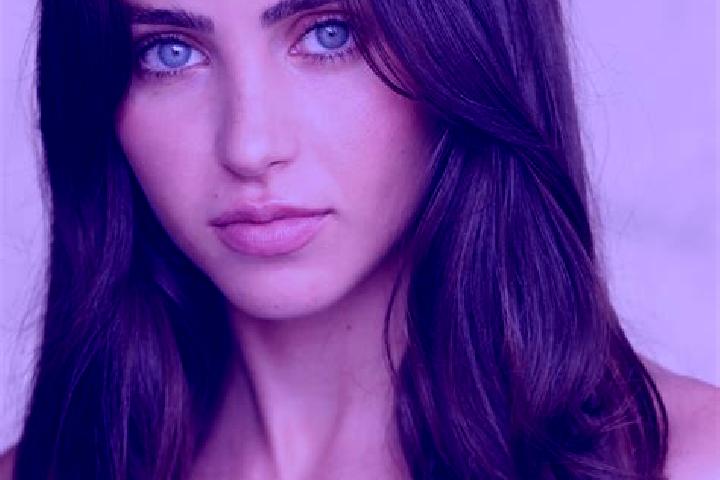 Luna, 35, a brunette dark-eyed caucasian companion based in Crimond. Offering Erotic Massage, 69, Tantra, Duos. Available for incall and outcall, overnight b...