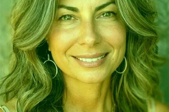 Luna, 35, a brunette grey-eyed middle eastern companion based in Busto Garolfo. Offering Dinner Date, Striptease, Prostate Massage, Party Girl, Massage. Avai...