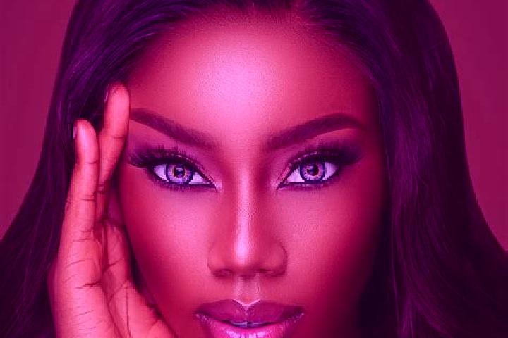 Luna, 35, a chestnut blue-eyed ebony companion based in Nexcuayo II. Offering Tantra, CIM, Striptease. Available for incall and outcall, day and evening dates.