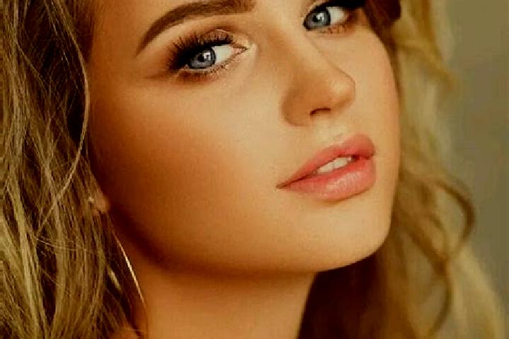 Luna, 35, a dark blonde blue-eyed ebony companion based in Varcheh. Offering GFE, Striptease, Prostate Massage, Tantra. Available for incall and outcall, ove...