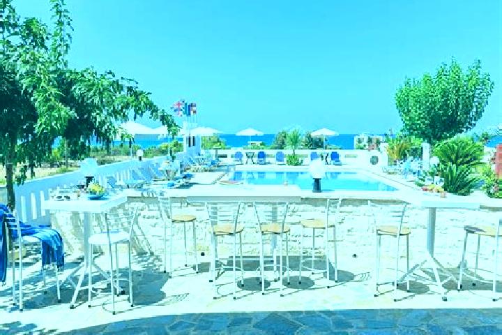 Luna, 35 — Escort in Adelianos Kampos, Greece