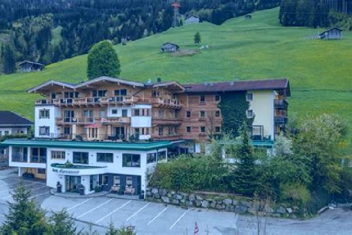 Luna, 35 — Escort in Strass im Zillertal, Austria