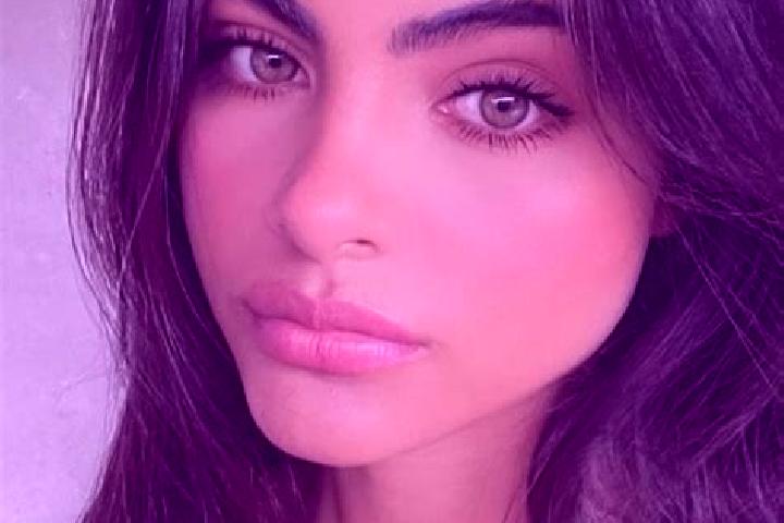 Luna, 36, a auburn hazel-eyed middle eastern companion based in Argenta. Offering Massage, GFE, Striptease, Erotic Massage. Available for incall and outcall,...