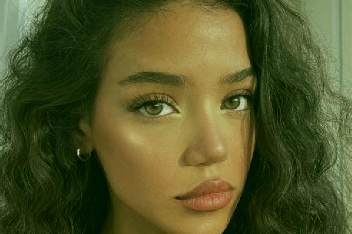 Luna, 36, a black brown-eyed european companion based in Pingmu. Offering GFE, CIM, Overnight. Available for incall and outcall, overnight bookings available.
