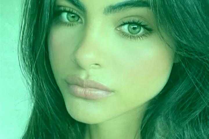 Luna, 36, a black green-eyed latina companion based in Dizaj Hoseyn Beyg. Offering Domination, Girlfriend Experience, Erotic Massage, Travel Companion, Strip...