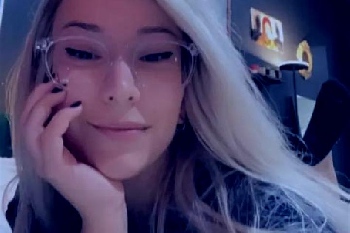Luna, 36, a blonde grey-eyed mixed companion based in Tha Meit. Offering CIM, Domination, Fetish, BDSM. Available for incall and outcall, day and evening dates.