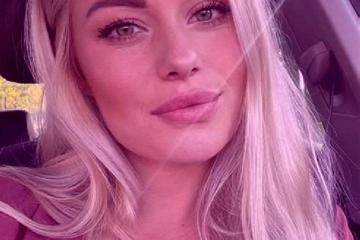 Luna, 36, a blonde hazel-eyed slavic companion based in Gonte. Offering A-Level, 69, CIM, Girlfriend Experience. Available for incall and outcall, day and ev...