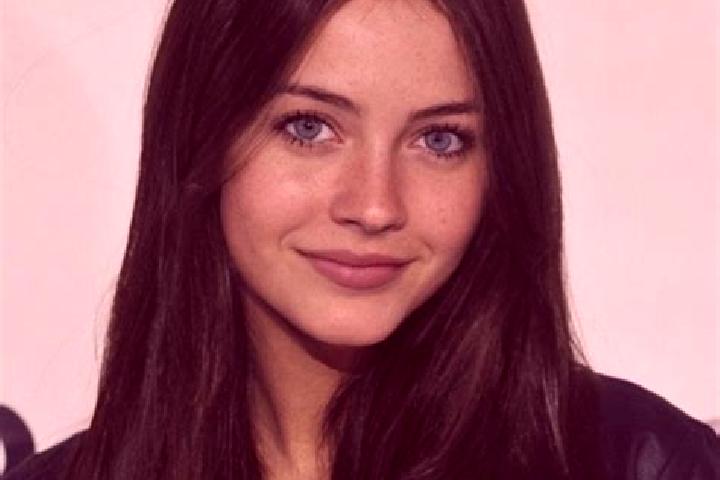 Luna, 36, a brunette blue-eyed mediterranean companion based in Them. Offering CIM, Roleplay, Erotic Massage, Girlfriend Experience. Available for incall and...