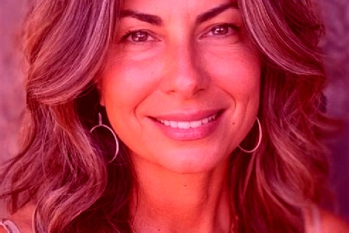 Luna, 36, a brunette grey-eyed latina companion based in Jadi. Offering Couples, Massage, Prostate Massage. Available for incall and outcall, day and evening...