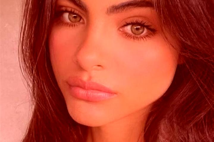 Luna, 36, a brunette grey-eyed middle eastern companion based in Buechlberg. Offering BDSM, CIM. Available for incall and outcall, day and evening dates.