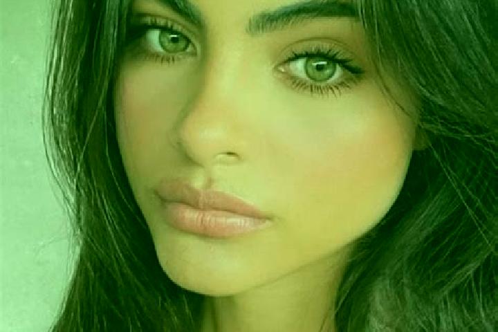 Luna, 36, a red hazel-eyed latina companion based in Kiyawa. Offering Domination, Party Girl, Duos. Available for incall and outcall, overnight bookings avai...