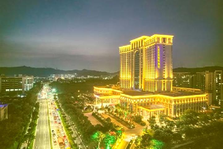 Luna, 36 — Escort in Tangxia, China