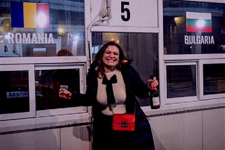 Luna, 36 — Escort in Valcelele, Romania