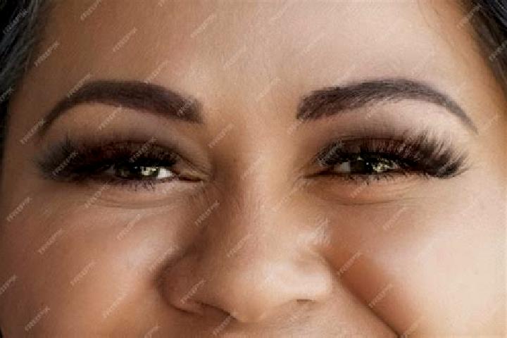 Luna, 37, a auburn green-eyed latina companion based in President Roxas. Offering A-Level, Roleplay, Couples, Massage, Tantra. Available for incall and outca...