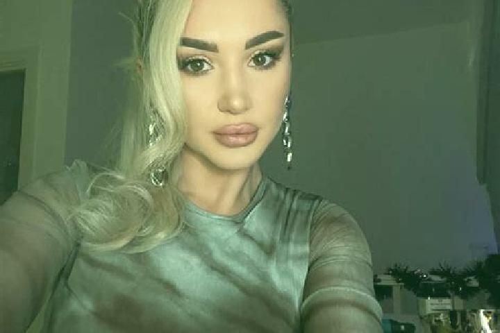 Luna, 37, a blonde grey-eyed middle eastern companion based in Quinchia. Offering OWO, BDSM, Striptease, GFE, Girlfriend Experience. Available for incall and...