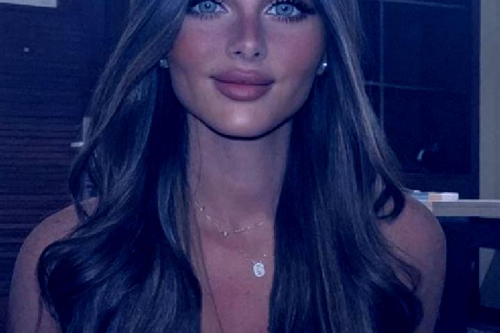 Luna, 37, a brunette dark-eyed caucasian companion based in Sarigerme. Offering Roleplay, CIM, Erotic Massage. Available for incall and outcall, day and even...