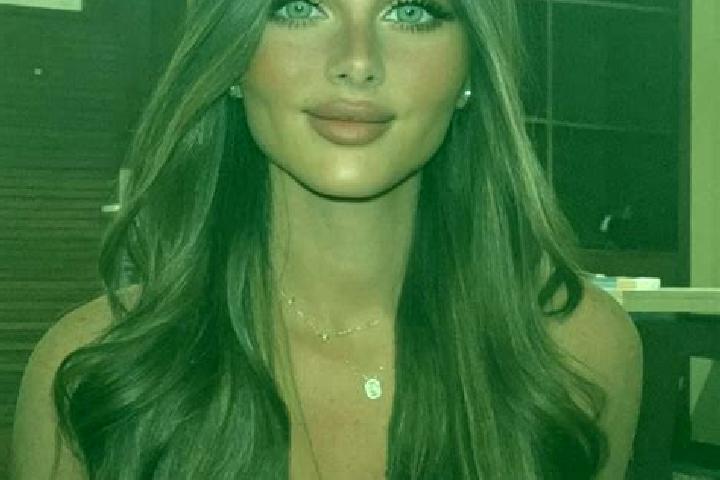 Luna, 37, a brunette dark-eyed ebony companion based in Wela. Offering OWO, Massage, Dinner Date. Available for incall and outcall, day and evening dates.