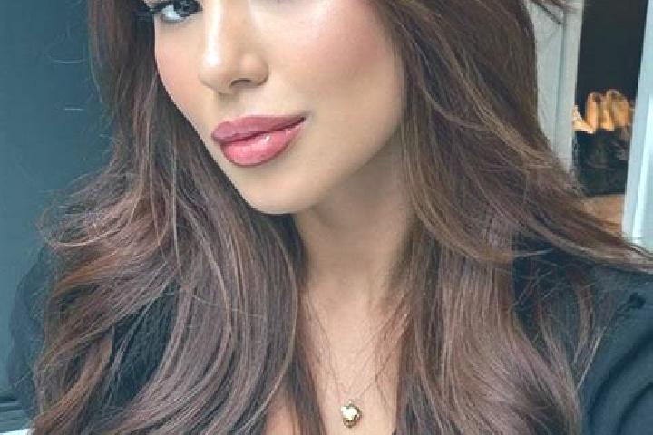 Luna, 37, a chestnut brown-eyed latina companion based in Les Angles. Offering CIM, Girlfriend Experience, A-Level. Available for incall and outcall, overnig...