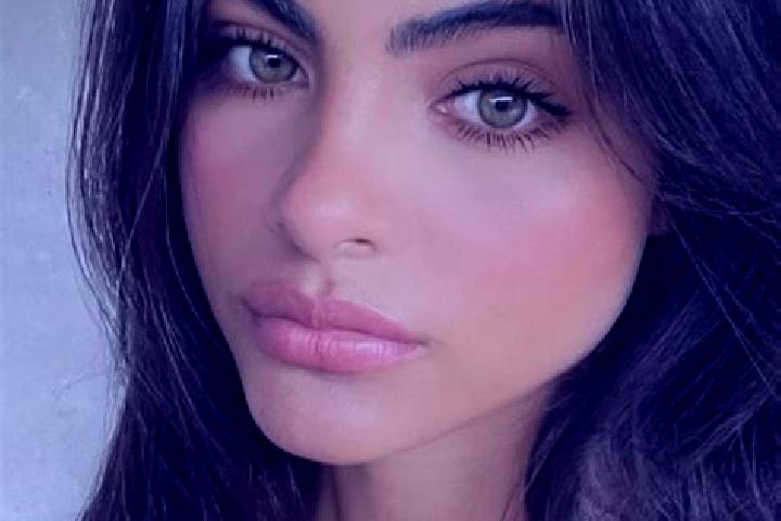 Luna, 37, a chestnut green-eyed indian companion based in Vllahine. Offering Couples, Domination, Striptease. Available for incall and outcall, day and eveni...