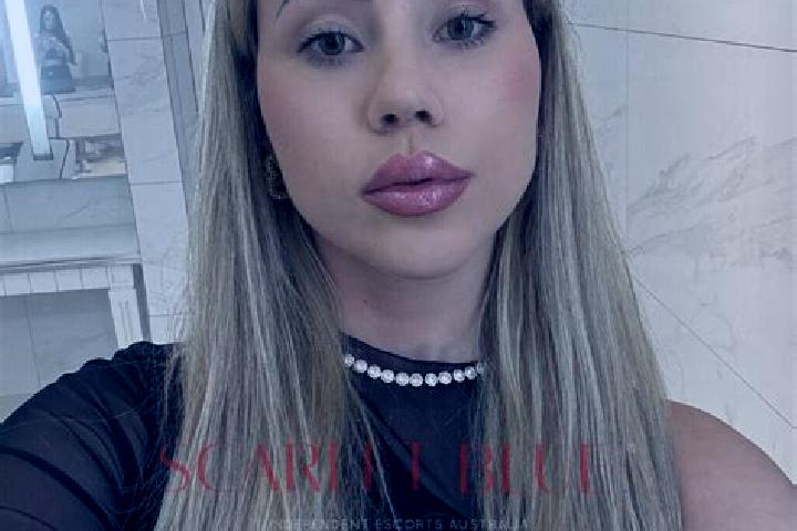 Luna, 37 — Escort in Coronel Macedo, Brazil