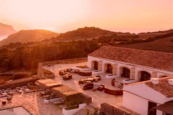 Luna, 37 — Escort in Ferreries, Spain