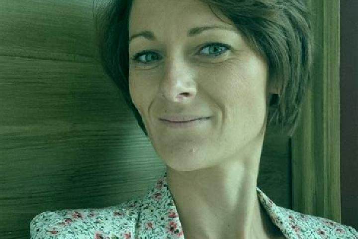 Luna, 37 — Escort in Hon-Hergies, France