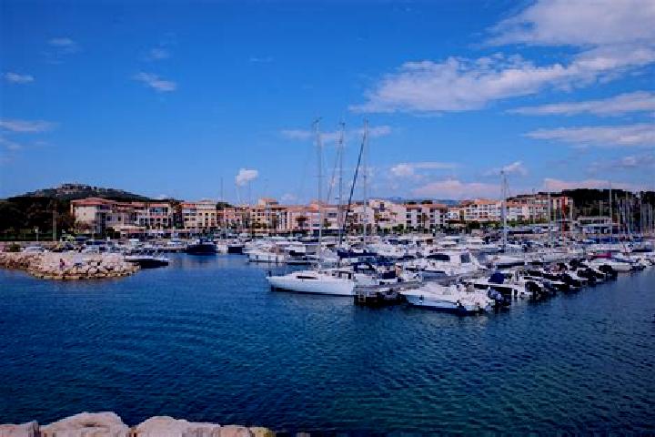 Luna, 37 — Escort in Six-Fours-les-Plages, France