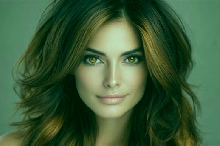 Luna, 38, a brunette hazel-eyed caucasian companion based in Suletea. Offering 69, CIM, A-Level. Available for incall and outcall, day and evening dates.