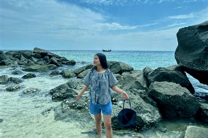 Luna, 38 — Escort in Beringin, Indonesia