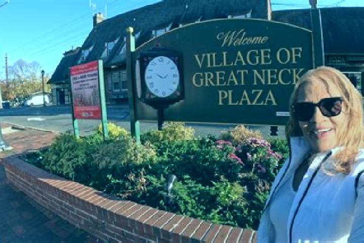 Luna, 38 — Escort in Great Neck Gardens, United States
