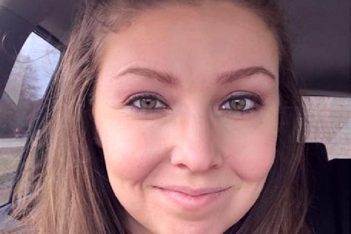 Luna, 38 — Escort in Kenyon, United States
