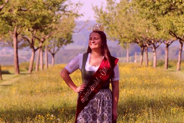Luna, 38 — Escort in Konradsheim, Austria