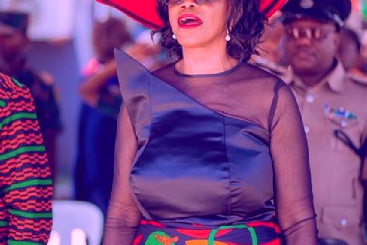 Luna, 38 — Escort in Madido, Zambia