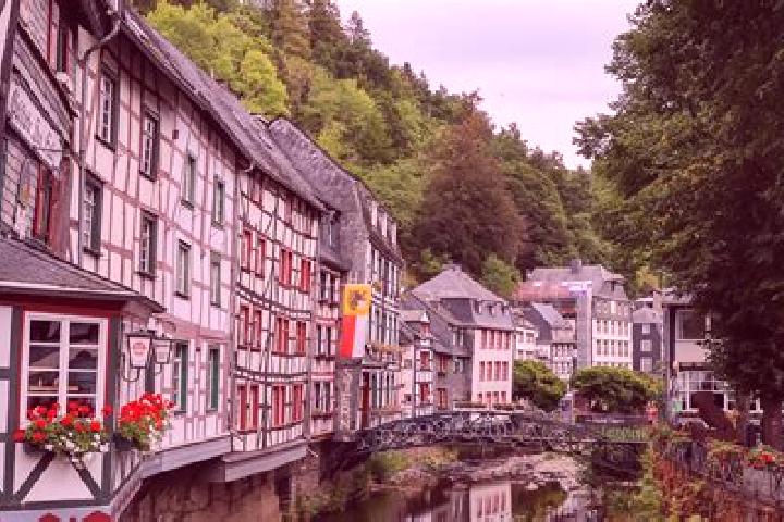 Luna, 38 — Escort in Monschau, Germany
