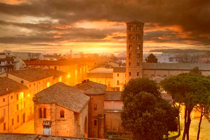 Luna, 38 — Escort in Pisignano, Italy