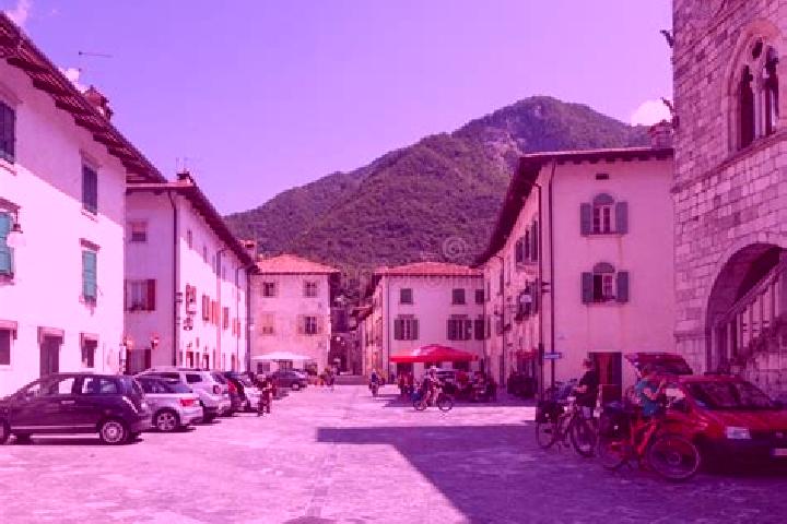 Luna, 38 — Escort in Venzone, Italy
